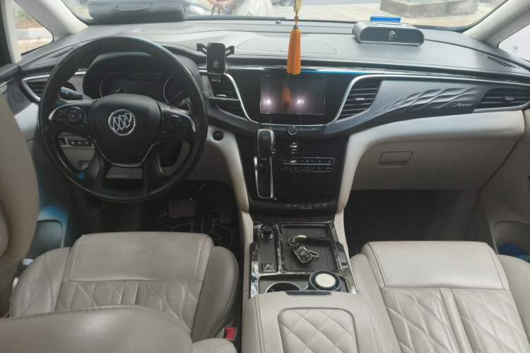 Used Buick GL8 2017 28T Avenir Avia National Emission Standard V Center Console