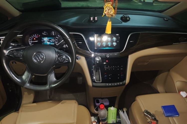 Used Buick GL8 2017 ES 28T Luxury Model China V Standard Center Console