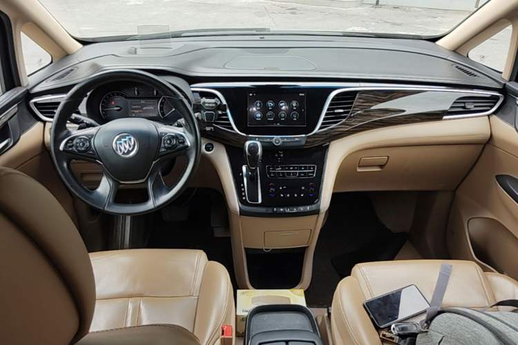 Used Buick GL8 2017 ES 28T Flagship Model China V Standard Center Console