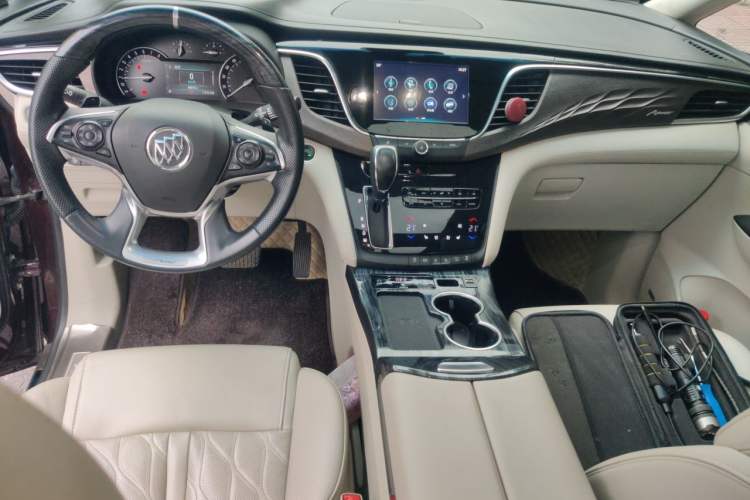Used Buick GL8 2017 28T Avenir Avia National Emission Standard V Center Console
