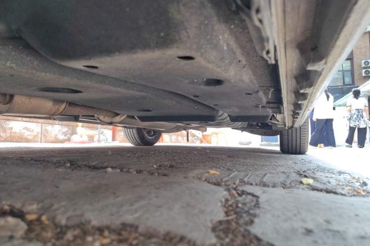 Used Buick GL8 2017 28T Avenir Avia National Emission Standard V Chassis Front Left