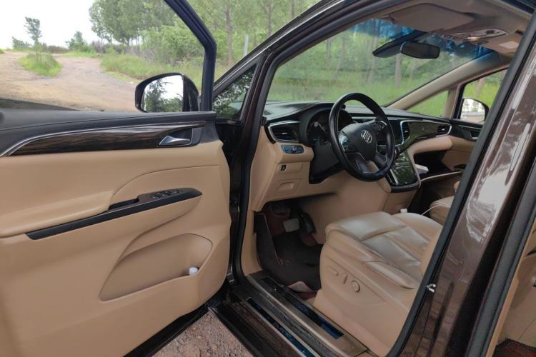 Used Buick GL8 2017 ES 28T Luxury Model China V Standard Driver Seat