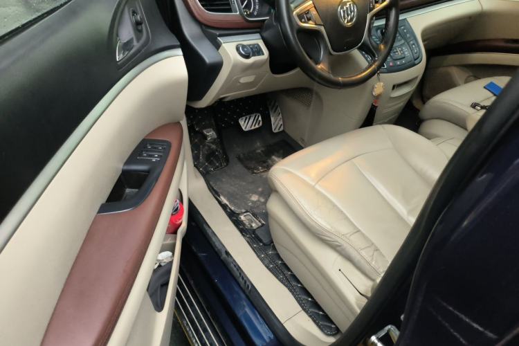 Used Buick GL8 2017 25S Luxury Version China V Standard Driver Seat