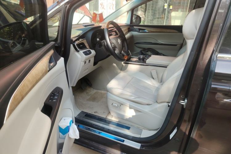 Used Buick GL8 2017 ES 28T Comfort Model China V Standard Driver Seat