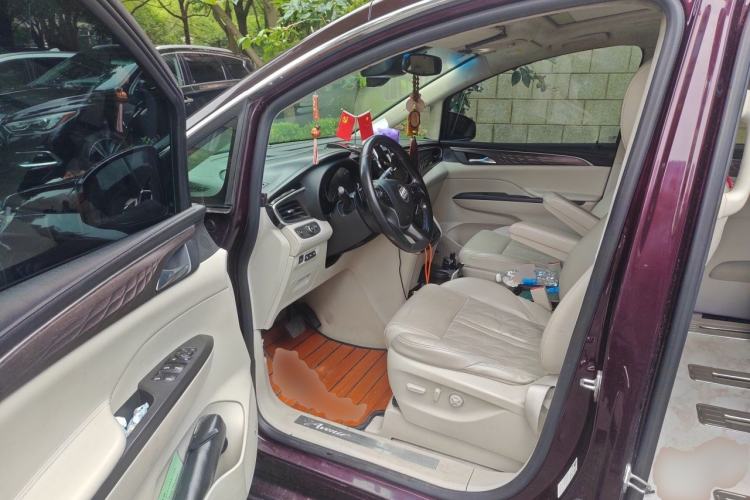 Used Buick GL8 2017 28T Avenir Avia National Emission Standard V Driver Seat