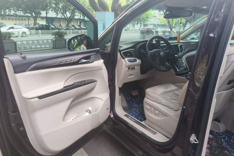 Used Buick GL8 2017 28T Avenir Avia National Emission Standard V Driver Seat