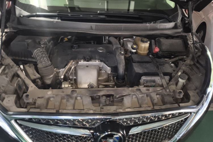 Used Buick GL8 2017 28T Avenir Avia National Emission Standard V Engine Bay