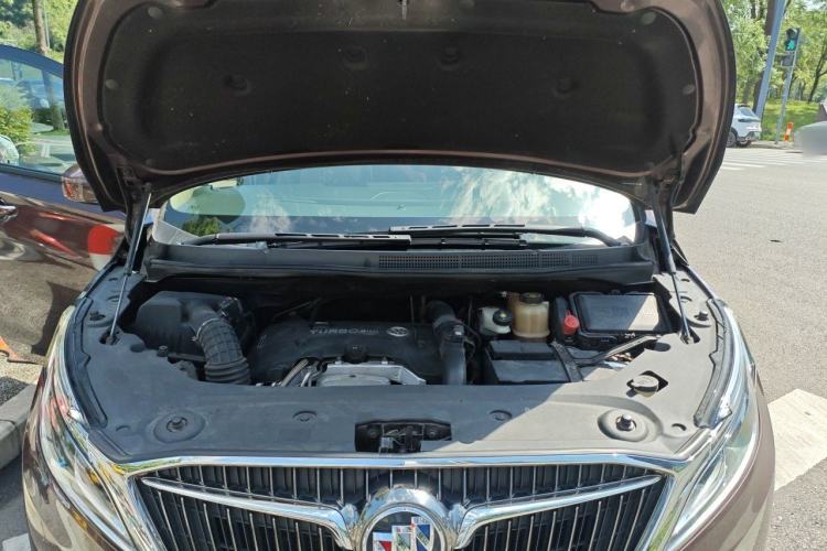 Used Buick GL8 2017 ES 28T Luxury Model China V Standard Engine Bay