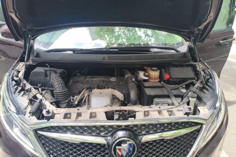 Used Buick GL8 2017 28T Avenir Avia National Emission Standard V Engine Bay
