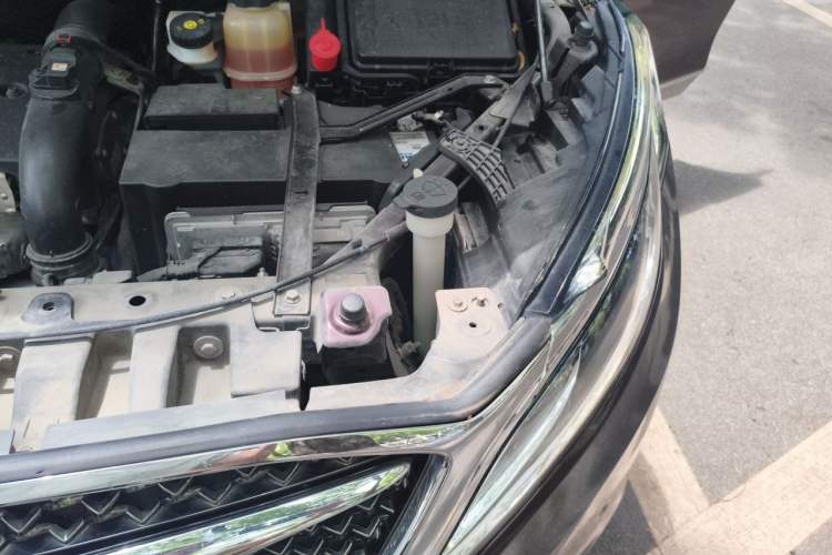 Used Buick GL8 2017 28T Avenir Avia National Emission Standard V Engine Bay Left