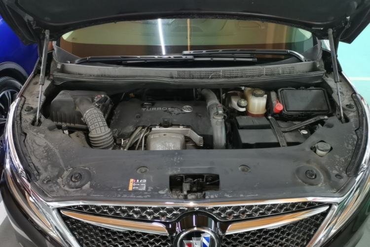 Used Buick GL8 2017 28T Avenir Avia National Emission Standard V Engine Bay