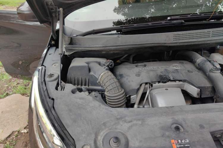 Used Buick GL8 2017 ES 28T Luxury Model China V Standard Engine Bay Right