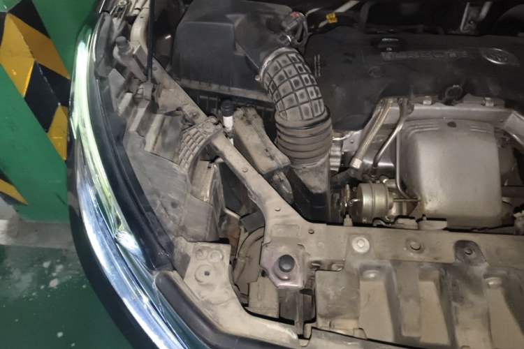 Used Buick GL8 2017 28T Avenir Avia National Emission Standard V Engine Bay Right