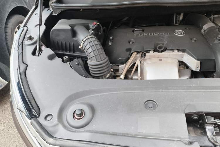 Used Buick GL8 2017 ES 28T Comfort Model China V Standard Engine Bay Right