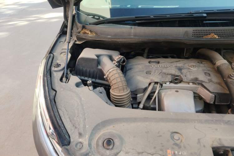 Used Buick GL8 2017 ES 28T Comfort Model China V Standard Engine Bay Right