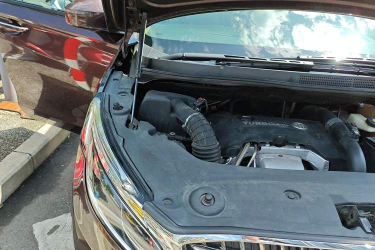 Used Buick GL8 2017 ES 28T Luxury Model China V Standard Engine Bay Right