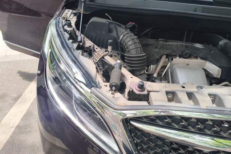 Used Buick GL8 2017 28T Avenir Avia National Emission Standard V Engine Bay Right