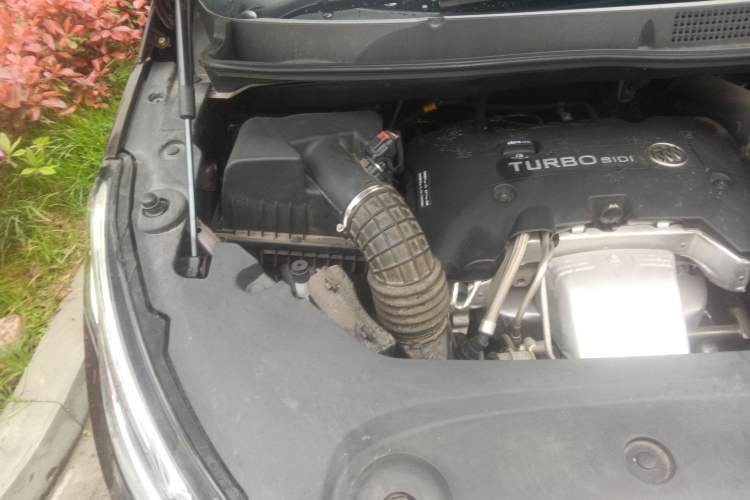 Used Buick GL8 2017 28T Avenir Avia National Emission Standard V Engine Bay Right