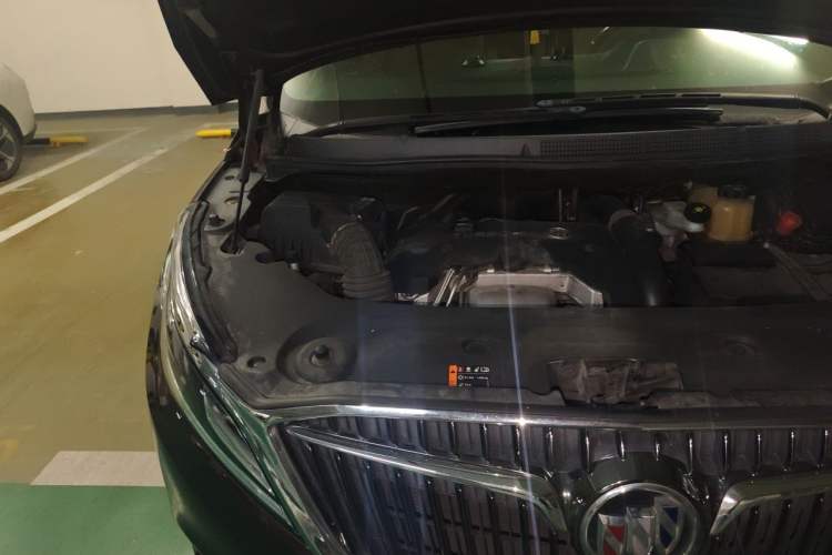 Used Buick GL8 2017 ES 28T Luxury Model China V Standard Engine Bay Right