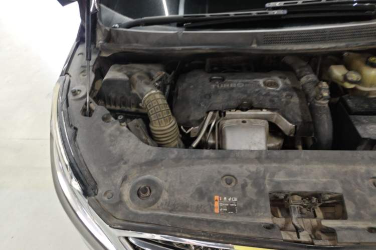 Used Buick GL8 2017 28T Avenir Avia National Emission Standard V Engine Bay Right