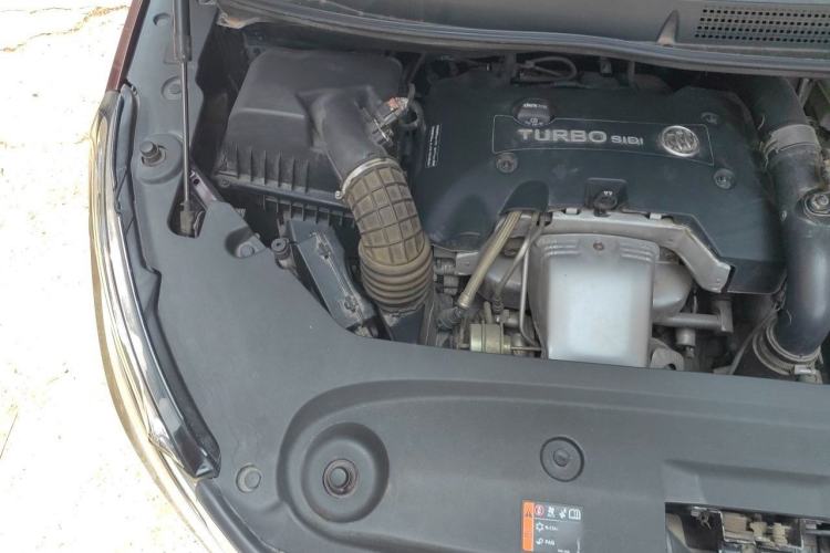Used Buick GL8 2017 28T Avenir Avia National Emission Standard V Engine Bay Right