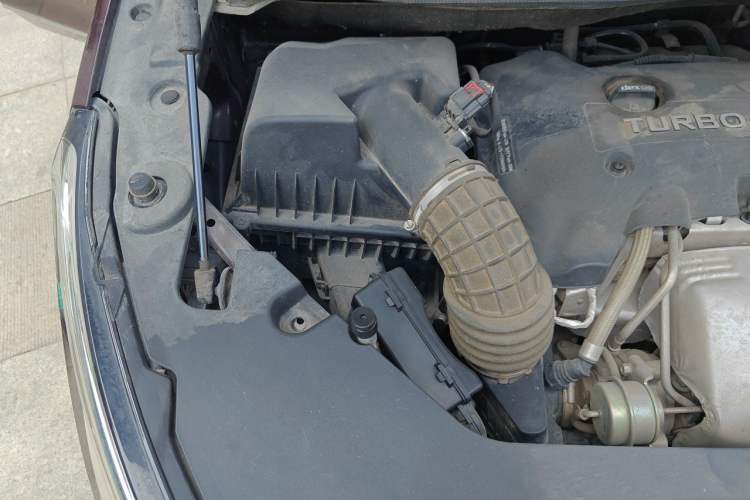 Used Buick GL8 2017 28T Avenir Avia National Emission Standard V Engine Bay Right