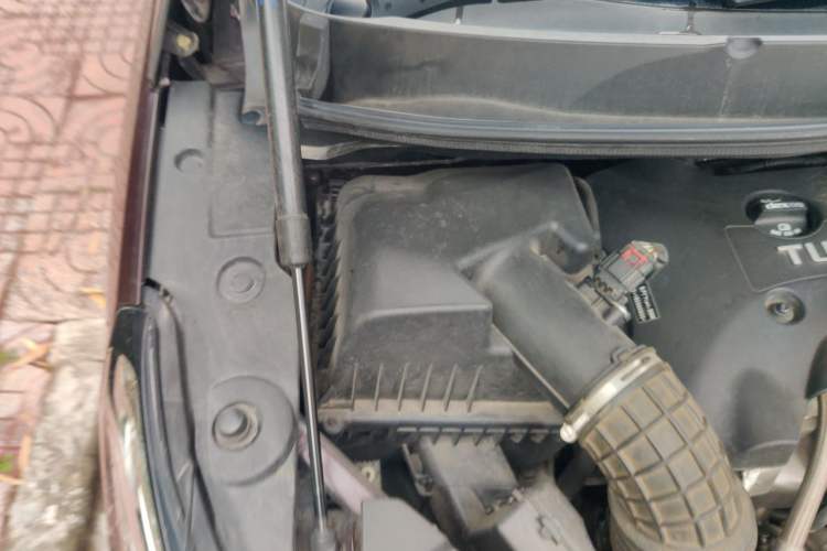 Used Buick GL8 2017 28T Avenir Avia National Emission Standard V Engine Bay Right