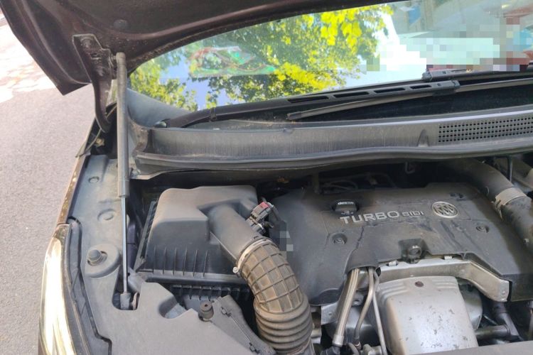 Used Buick GL8 2017 ES 28T Flagship Model China V Standard Engine Bay Right