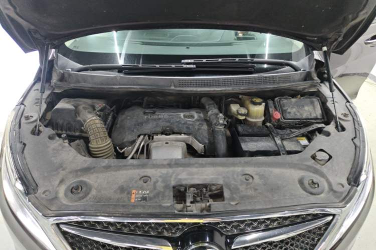 Used Buick GL8 2017 28T Avenir Avia National Emission Standard V Engine Bay
