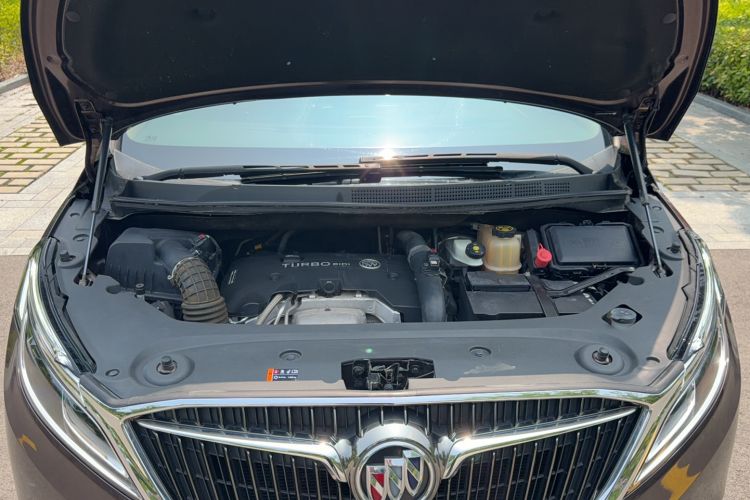 Used Buick GL8 2017 ES 28T Luxury Model China V Standard Engine Bay