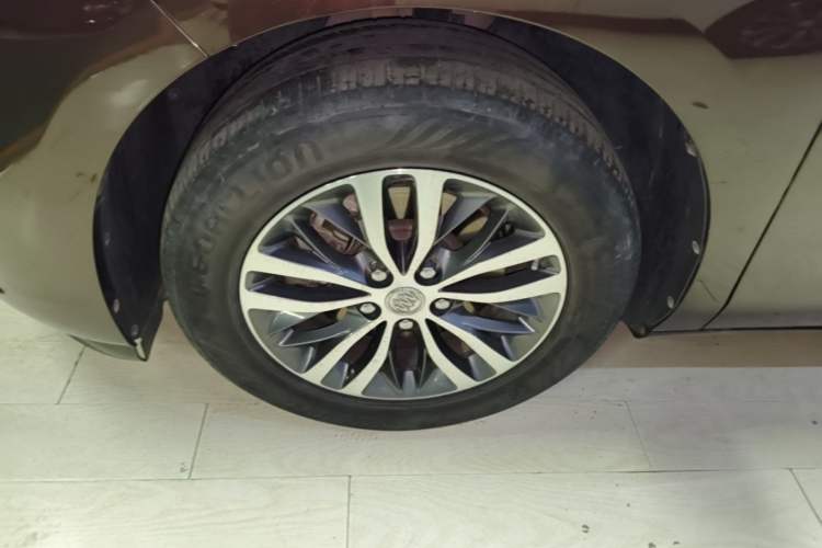 Used Buick GL8 2017 ES 28T Luxury Model China V Standard Exterior 4