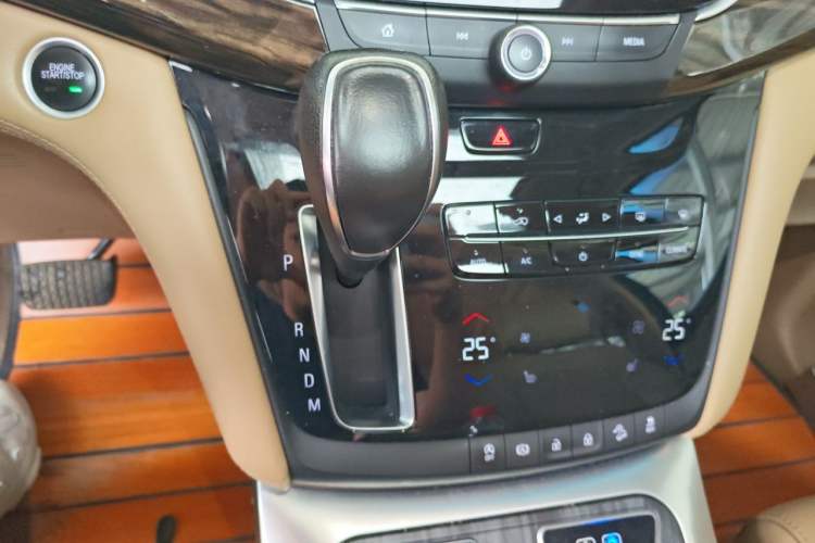 Used Buick GL8 2017 ES 28T Luxury Model China V Standard Gear Lever