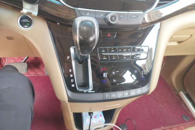Used Buick GL8 2017 ES 28T Luxury Model China V Standard Gear Lever