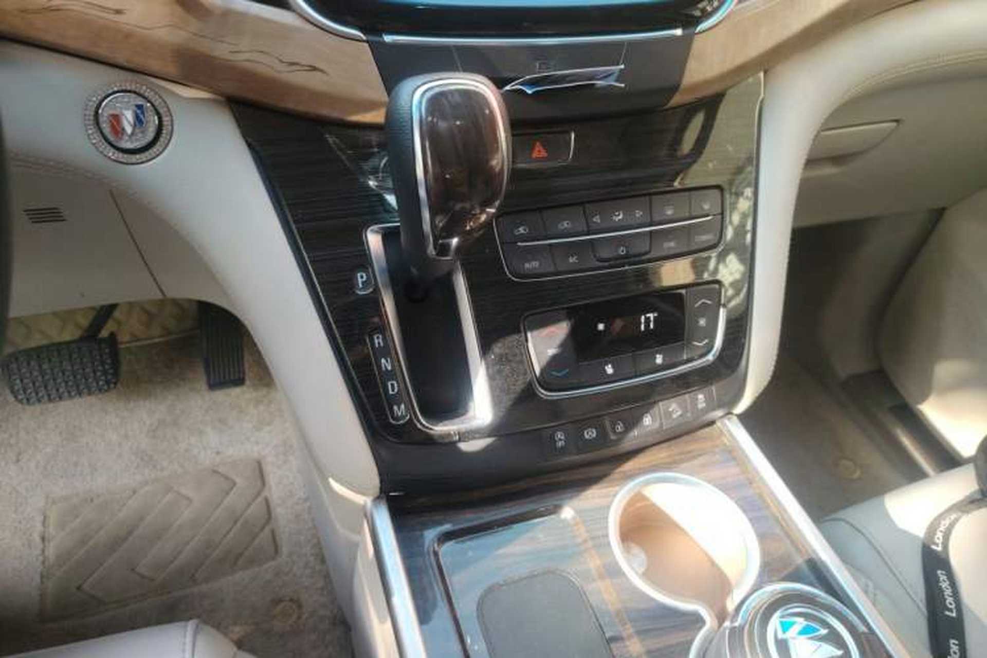 Used Buick GL8 2017 ES 28T Comfort Model China V Standard Gear Lever