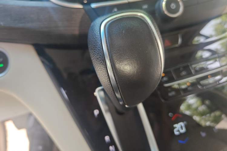 Used Buick GL8 2017 28T Avenir Avia National Emission Standard V Gear Lever