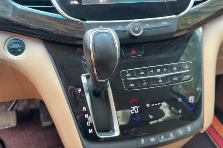 Used Buick GL8 2017 ES 28T Luxury Model China V Standard Gear Lever