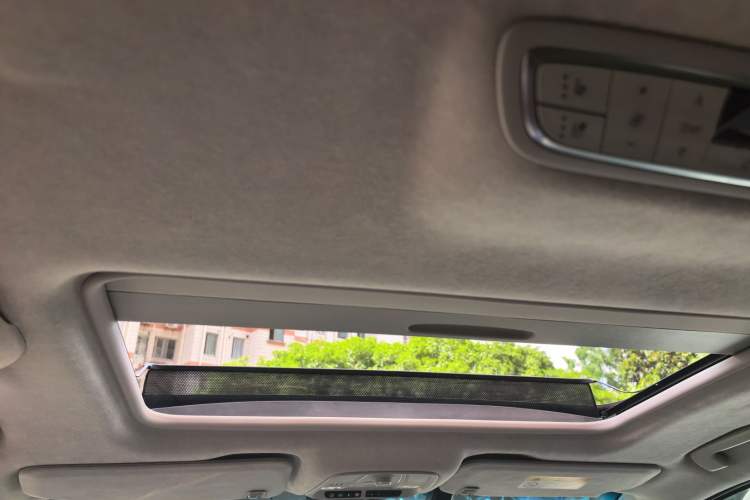 Used Buick GL8 2017 28T Avenir Avia National Emission Standard V Headliner