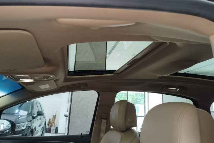 Used Buick GL8 2017 ES 28T Flagship Model China V Standard Headliner