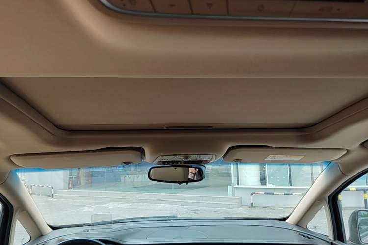 Used Buick GL8 2017 ES 28T Flagship Model China V Standard Headliner