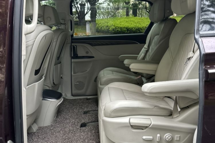 Used Buick GL8 2017 28T Avenir Avia National Emission Standard V Interior 3