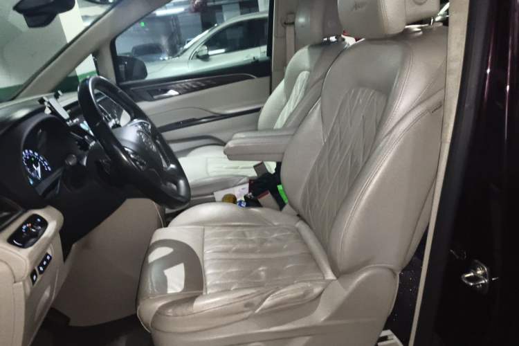 Used Buick GL8 2017 28T Avenir Avia National Emission Standard V Left Front Seat
