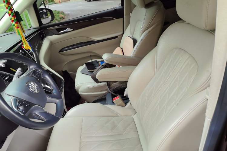 Used Buick GL8 2017 28T Avenir Avia National Emission Standard V Left Front Seat