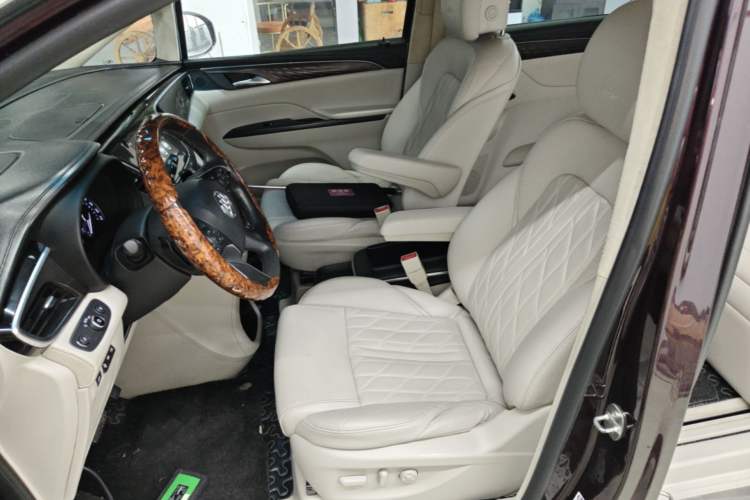 Used Buick GL8 2017 28T Avenir Avia National Emission Standard V Left Front Seat