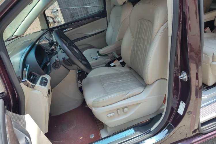 Used Buick GL8 2017 28T Avenir Avia National Emission Standard V Left Front Seat