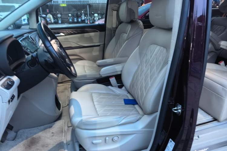 Used Buick GL8 2017 28T Avenir Avia National Emission Standard V Left Front Seat