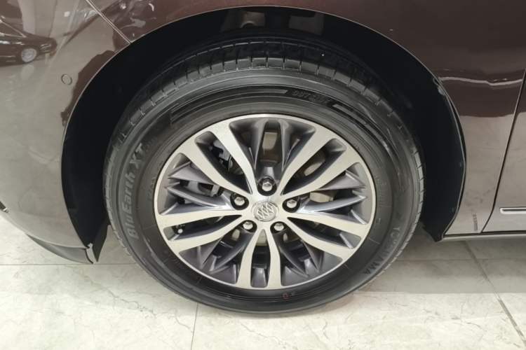 Used Buick GL8 2017 ES 28T Flagship Model China V Standard Left Front Wheel Hub