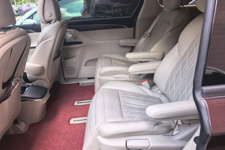 Used Buick GL8 2017 28T Avenir Avia National Emission Standard V Left Rear Seat