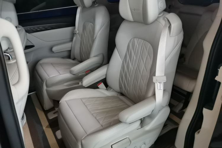 Used Buick GL8 2017 28T Avenir Avia National Emission Standard V Left Rear Seat