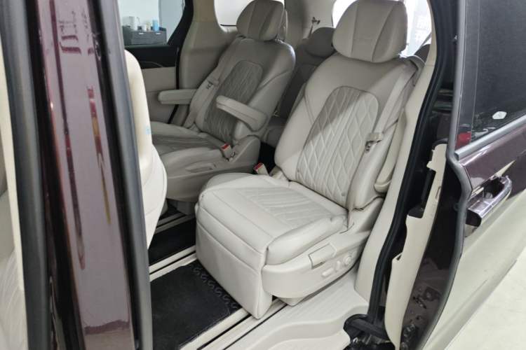 Used Buick GL8 2017 28T Avenir Avia National Emission Standard V Left Rear Seat