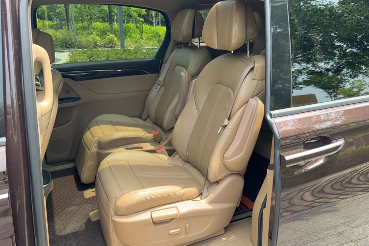Used Buick GL8 2017 ES 28T Luxury Model China V Standard Left Rear Seat